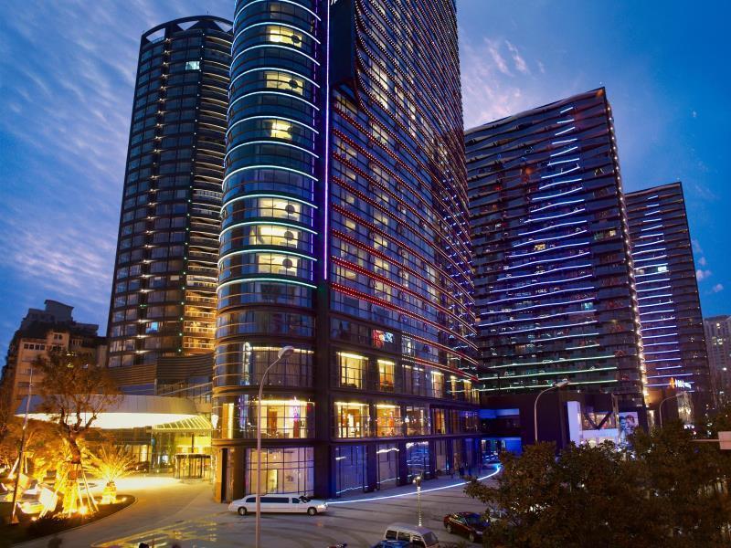 Renaissance Chengdu Hotel Exterior photo