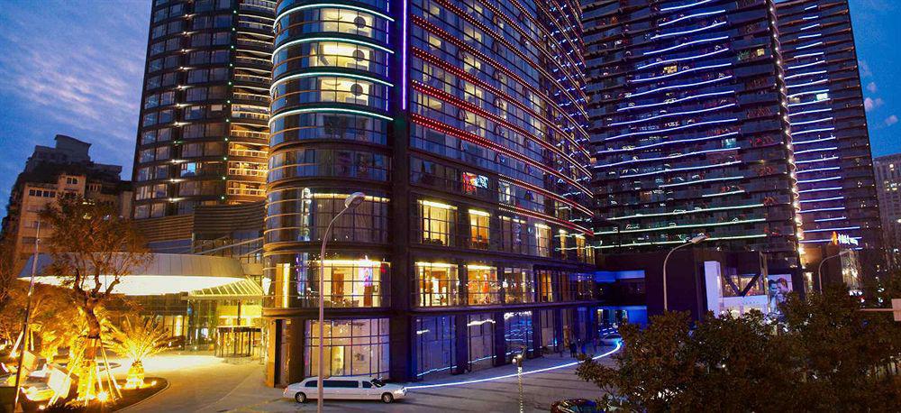 Renaissance Chengdu Hotel Exterior photo